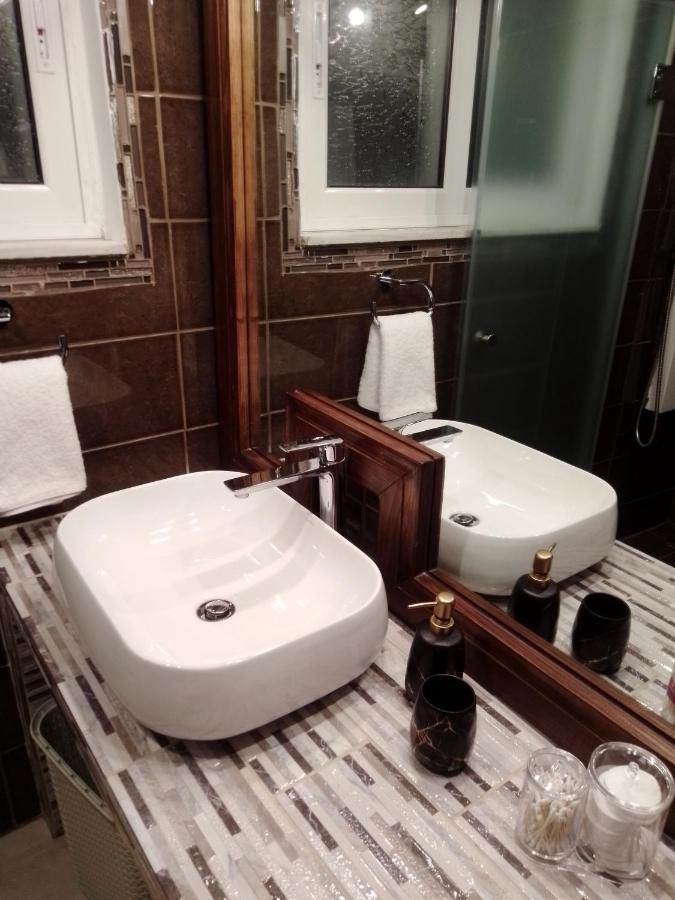 Corinth Precious Apartment מראה חיצוני תמונה